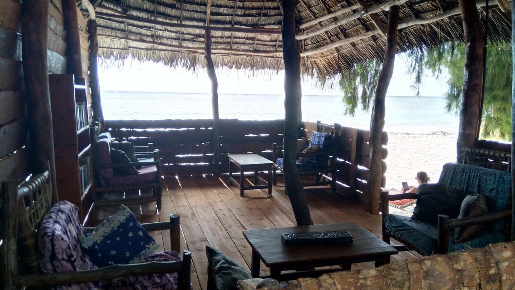 Twisted Palms Lodge & Restaurant Bwejuu Dış mekan fotoğraf